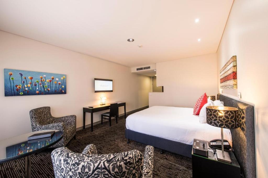 Calamvale Hotel Suites And Conference Centre Brisbane Kültér fotó